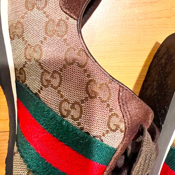 Authentic Gucci monogram sneakers . - Picture 3 of 7